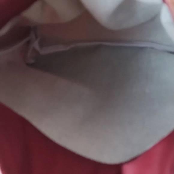 Burgundy Croc Embossed Handbag Purse Magnetic Snap Closure Approx 11"X10" - Picture 6 of 16